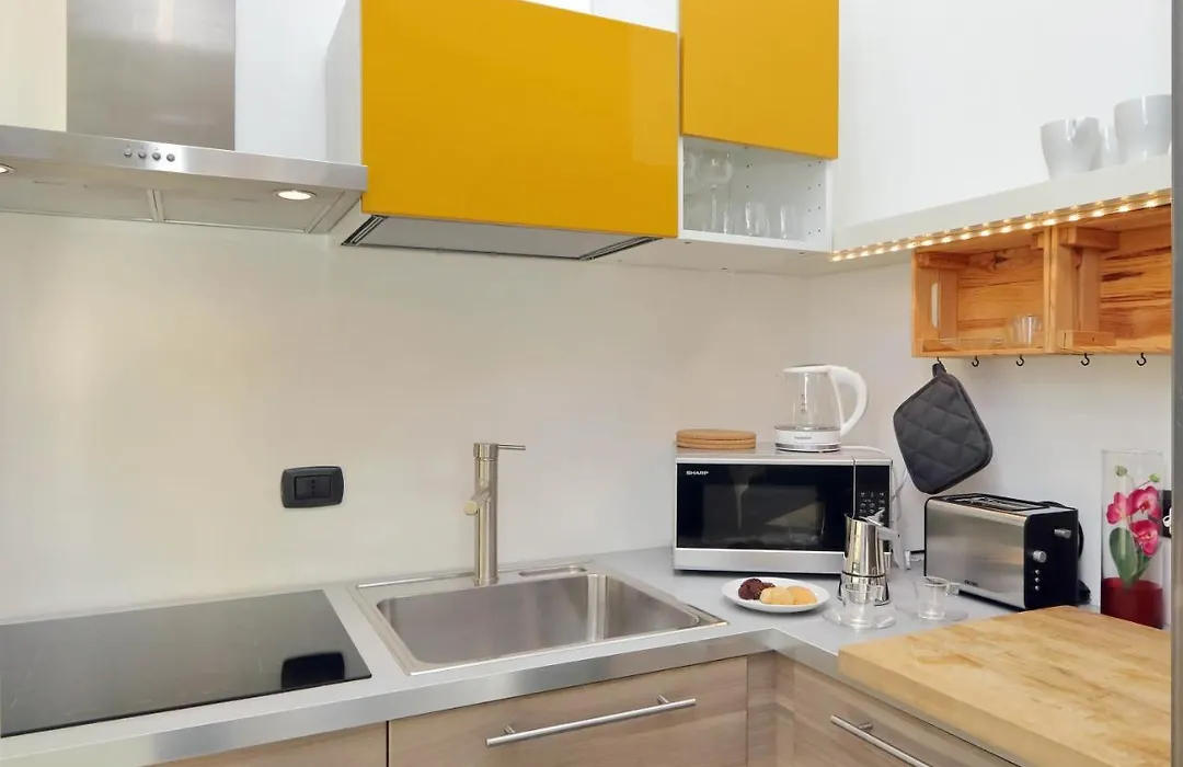 Piramide Charming Apartment-1