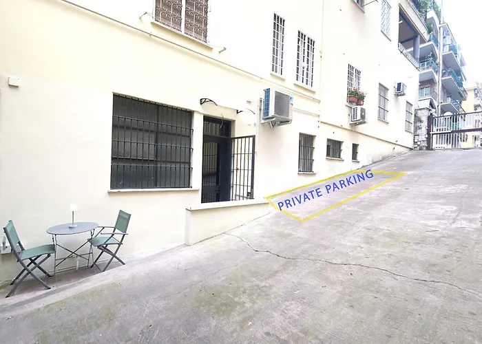 Iconic Studio San Giovanni - House with private parking